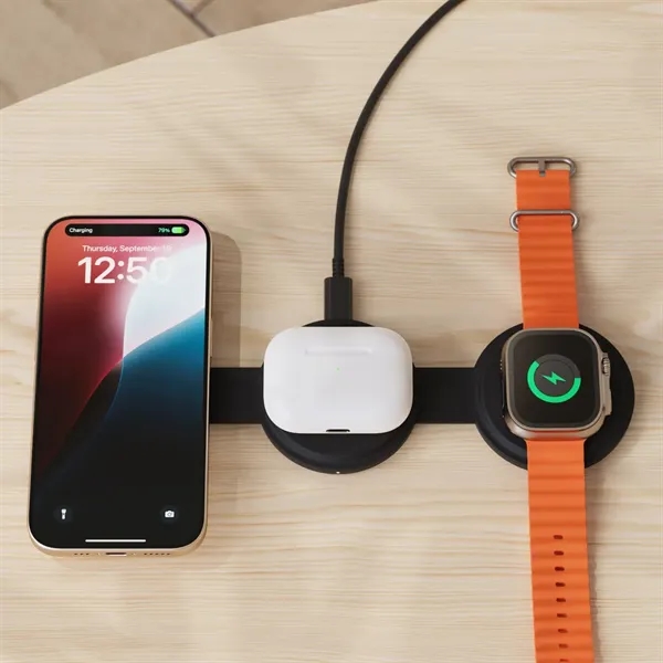 SATECHI® OntheGo™ 3-in-1 Wireless Charger - SATECHI® OntheGo™ 3-in-1 Wireless Charger - Image 6 of 11