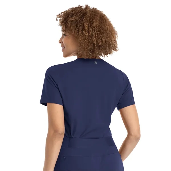 Maevn - Focus - Women's Three-Pocket V-Neck Tuck In Top - Maevn - Focus - Women's Three-Pocket V-Neck Tuck In Top - Image 4 of 9