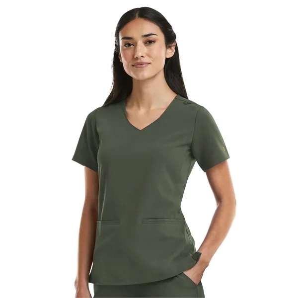 Maevn - Matrix Pro - Women's Two-Pocket Curved V-Neck Top - Maevn - Matrix Pro - Women's Two-Pocket Curved V-Neck Top - Image 3 of 6