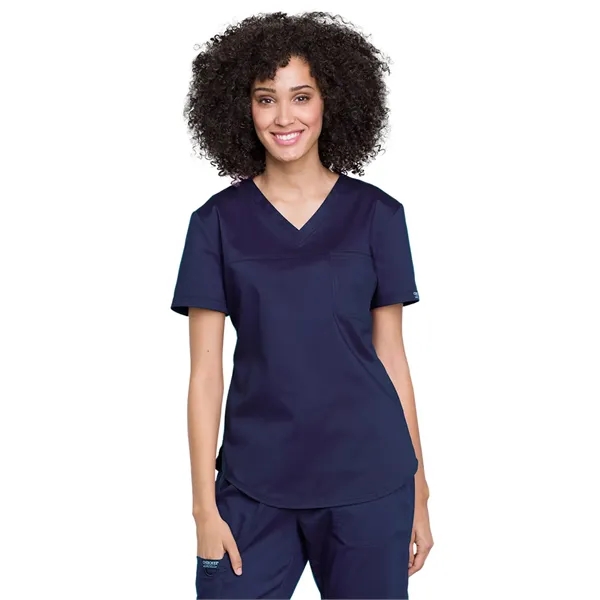 Cherokee - Workwear Revolution - Tuckable V-Neck O.R. Top - Cherokee - Workwear Revolution - Tuckable V-Neck O.R. Top - Image 5 of 13