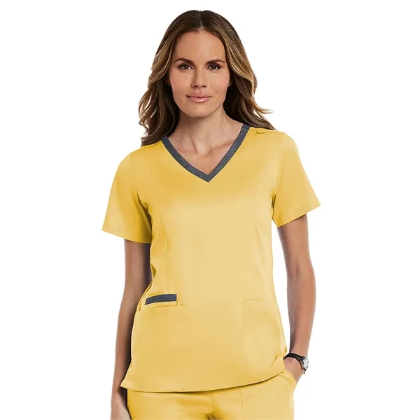 Maevn - Matrix - Women's Three-Pocket Heather Neck Band Top - Maevn - Matrix - Women's Three-Pocket Heather Neck Band Top - Image 26 of 31