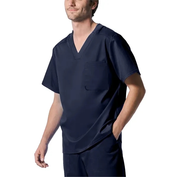 Landau - ProFlex - Men's Two-Pocket Tuckable V-Neck Top - Landau - ProFlex - Men's Two-Pocket Tuckable V-Neck Top - Image 25 of 31