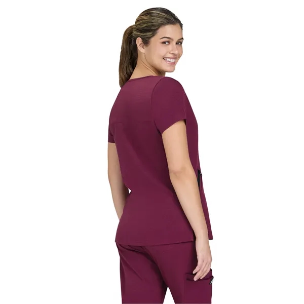 koi - Solis - Women's Ribbed 4-Pocket V-Neck Sari Top - koi - Solis - Women's Ribbed 4-Pocket V-Neck Sari Top - Image 10 of 11