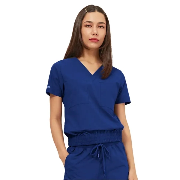 Parkley Quantum - Women's Two-Pocket LUNA Tuck Band V-Nec... - Parkley Quantum - Women's Two-Pocket LUNA Tuck Band V-Nec... - Image 3 of 9