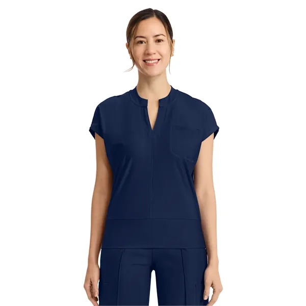 Infinity Kinetic - Women's 1-Pocket V-Neck Top - Infinity Kinetic - Women's 1-Pocket V-Neck Top - Image 5 of 7
