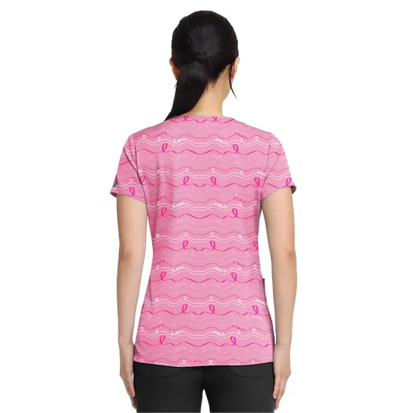 Med Couture - Prints - Women's 2-Pocket V-Neck Print Top - Med Couture - Prints - Women's 2-Pocket V-Neck Print Top - Image 6 of 9
