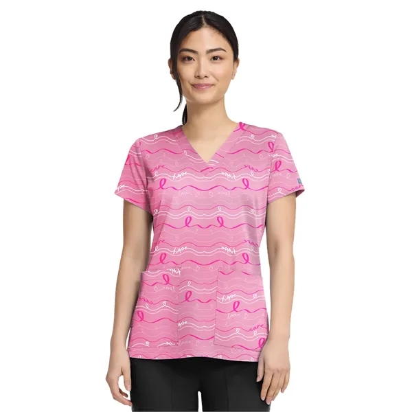 Med Couture - Prints - Women's 2-Pocket V-Neck Print Top - Med Couture - Prints - Women's 2-Pocket V-Neck Print Top - Image 7 of 9