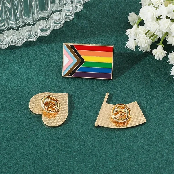Metal Rainbow Heart Flag Pin Pride Parade Accessories - Metal Rainbow Heart Flag Pin Pride Parade Accessories - Image 5 of 5