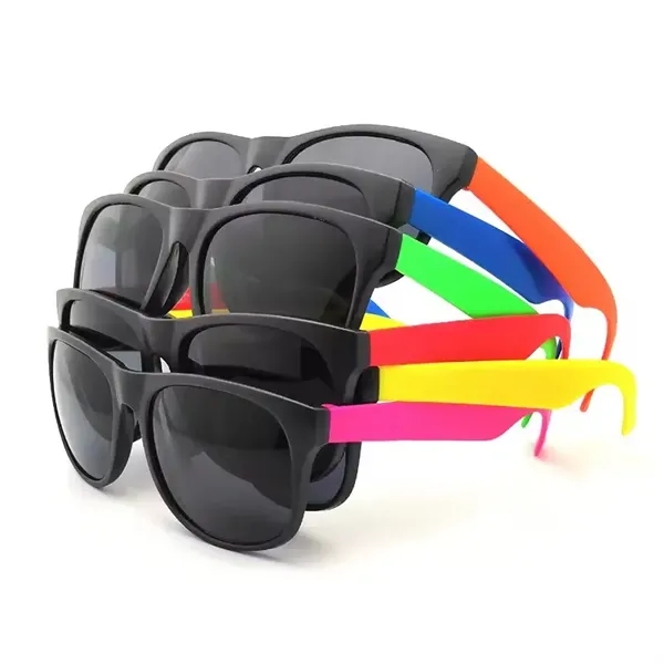 Classic Sunglasses with UV Lens - Classic Sunglasses with UV Lens - Image 1 of 2