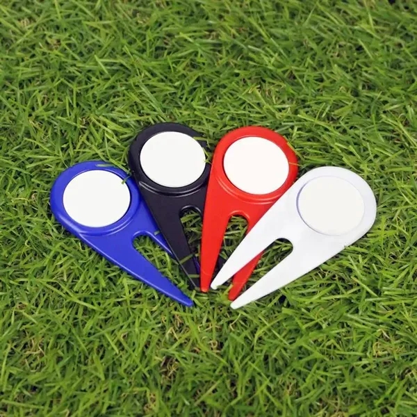 Divot Tool with (4) 2 3/4" Plastic Tees - Divot Tool with (4) 2 3/4" Plastic Tees - Image 1 of 2