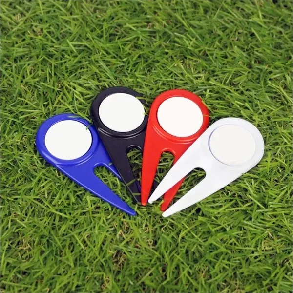 Divot Tool with (4) 3 1/4" Plastic Tees - Divot Tool with (4) 3 1/4" Plastic Tees - Image 1 of 2