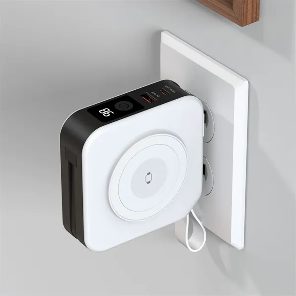 Traveler 4.0 - Universal Power Bank with Wireless Charging - Traveler 4.0 - Universal Power Bank with Wireless Charging - Image 2 of 5