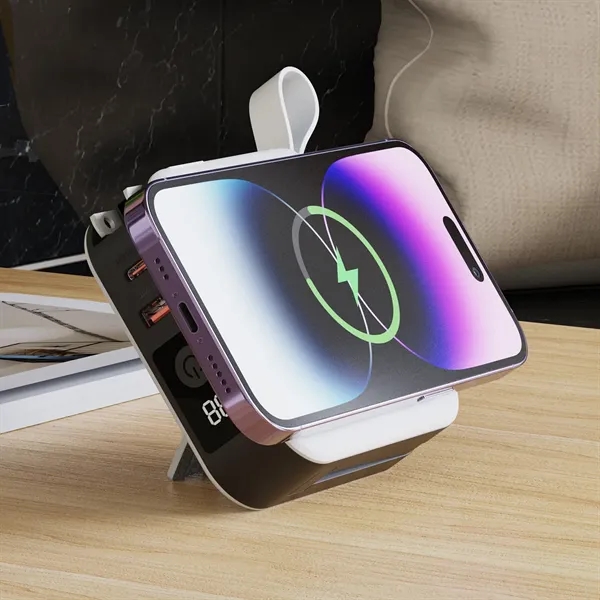 Traveler 4.0 - Universal Power Bank with Wireless Charging - Traveler 4.0 - Universal Power Bank with Wireless Charging - Image 3 of 5