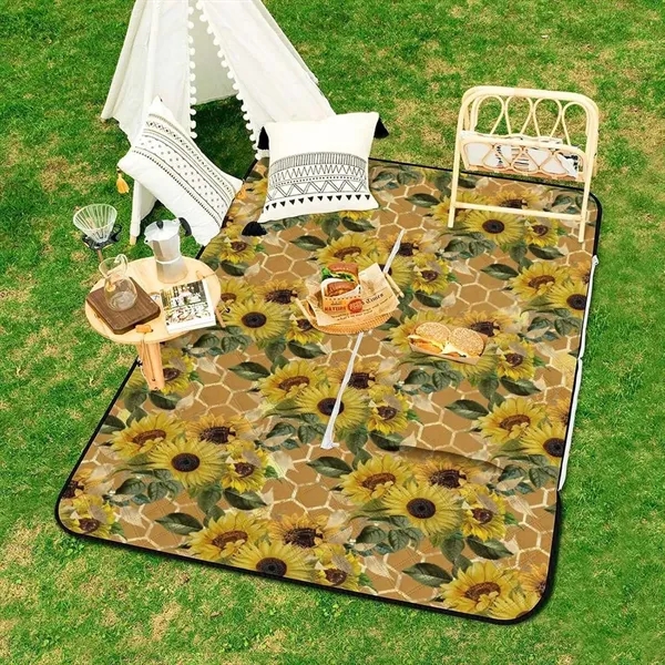Multifunction Foldable Picnic Mat and Tote bag - Multifunction Foldable Picnic Mat and Tote bag - Image 3 of 4