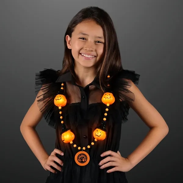 LED Hocus Pocus Pumpkins Beads with Medallion - LED Hocus Pocus Pumpkins Beads with Medallion - Image 4 of 4
