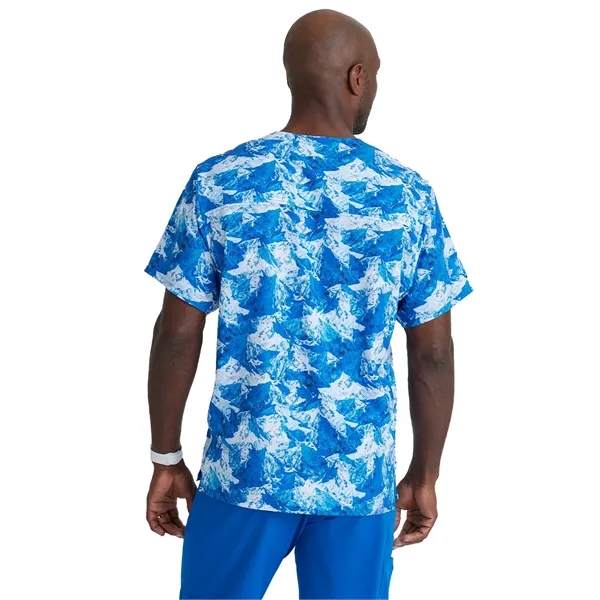 Barco - Skechers - Men's One Pocket V-Neck Print Top - Barco - Skechers - Men's One Pocket V-Neck Print Top - Image 1 of 3
