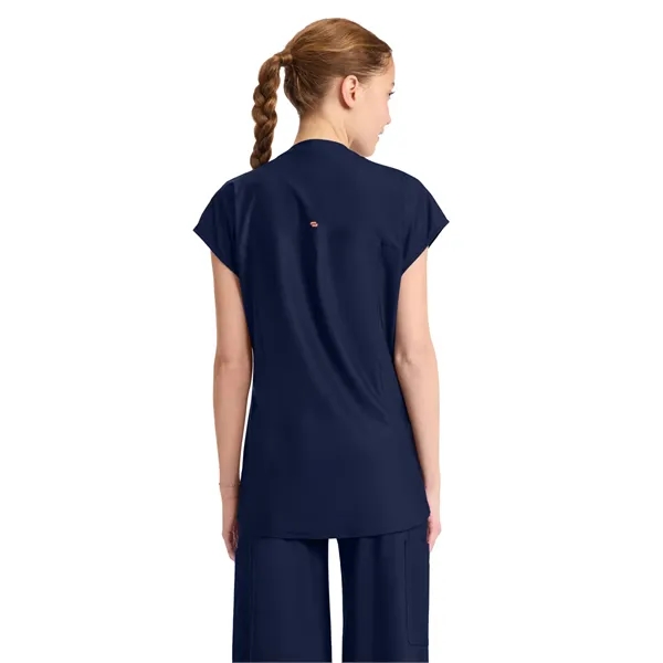 Infinity GNR8 Kinetic - Women's 2-Pocket Henley Top - Infinity GNR8 Kinetic - Women's 2-Pocket Henley Top - Image 4 of 11