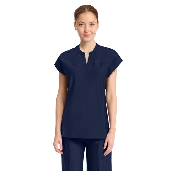 Infinity GNR8 Kinetic - Women's 2-Pocket Henley Top - Infinity GNR8 Kinetic - Women's 2-Pocket Henley Top - Image 5 of 11