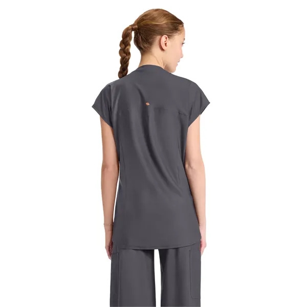 Infinity GNR8 Kinetic - Women's 2-Pocket Henley Top - Infinity GNR8 Kinetic - Women's 2-Pocket Henley Top - Image 6 of 11