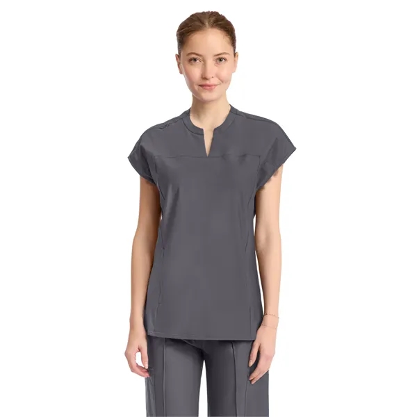 Infinity GNR8 Kinetic - Women's 2-Pocket Henley Top - Infinity GNR8 Kinetic - Women's 2-Pocket Henley Top - Image 7 of 11