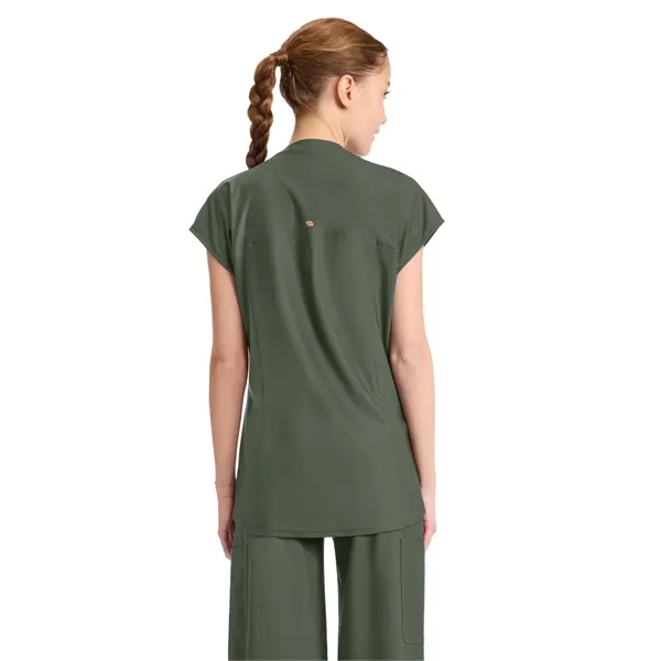 Infinity GNR8 Kinetic - Women's 2-Pocket Henley Top - Infinity GNR8 Kinetic - Women's 2-Pocket Henley Top - Image 10 of 11