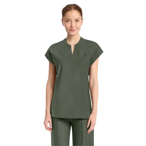 Infinity GNR8 Kinetic - Women's 2-Pocket Henley Top - Infinity GNR8 Kinetic - Women's 2-Pocket Henley Top - Image 11 of 11