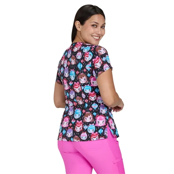 Artist Series - Women's Two-Pocket Print Top - Artist Series - Women's Two-Pocket Print Top - Image 2 of 15