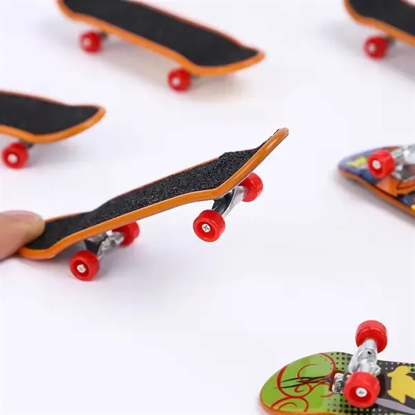 Funny Finger Technology Mini Fingerboard Alloy Skateboard - Funny Finger Technology Mini Fingerboard Alloy Skateboard - Image 3 of 4