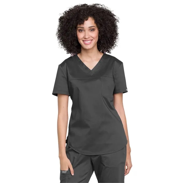 Cherokee - Workwear Revolution - Tuckable V-Neck O.R. Top - Cherokee - Workwear Revolution - Tuckable V-Neck O.R. Top - Image 12 of 17