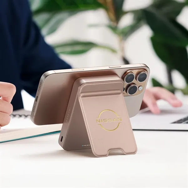 SATECHI® Qi2 10K Magnetic Power Bank w/Stand - SATECHI® Qi2 10K Magnetic Power Bank w/Stand - Image 6 of 11