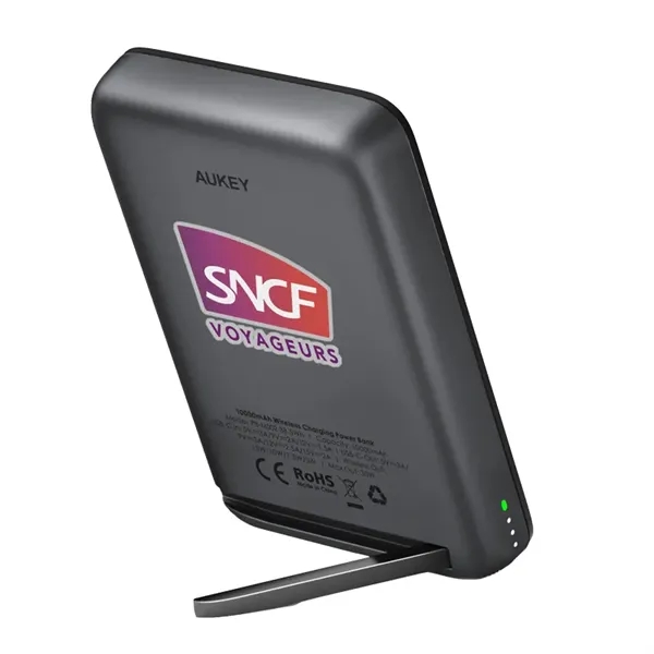 Aukey 10,000 mAh 30W MagSafe Power Bank - Aukey 10,000 mAh 30W MagSafe Power Bank - Image 14 of 18