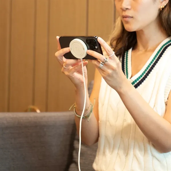 Native Union Snapstand Qi2 Wireless Charger - Native Union Snapstand Qi2 Wireless Charger - Image 11 of 11