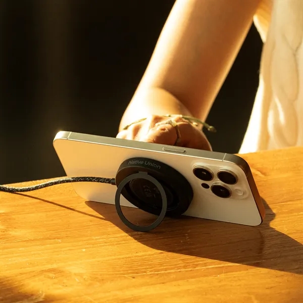 Native Union Snapstand Qi2 Wireless Charger - Native Union Snapstand Qi2 Wireless Charger - Image 4 of 11