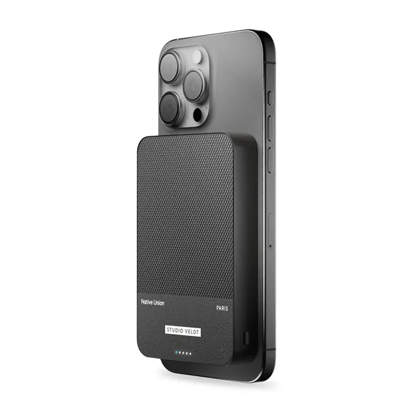 Native Union (RE)Classic Magnetic Power Bank 10000mAh - Native Union (RE)Classic Magnetic Power Bank 10000mAh - Image 1 of 7