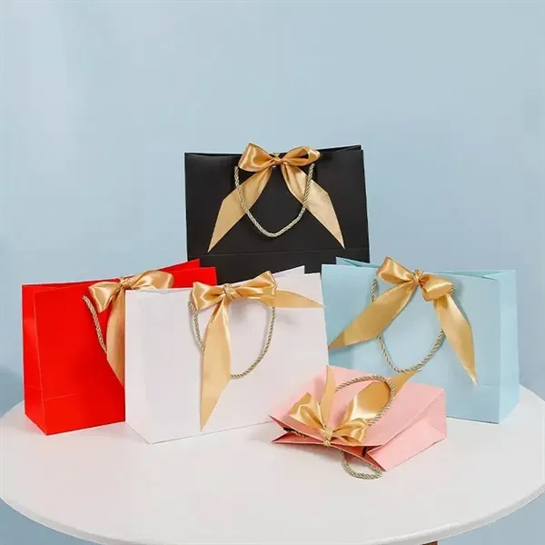 Luxury Customized Gift Paper Bags with Handle And Ribbon - Luxury Customized Gift Paper Bags with Handle And Ribbon - Image 5 of 7