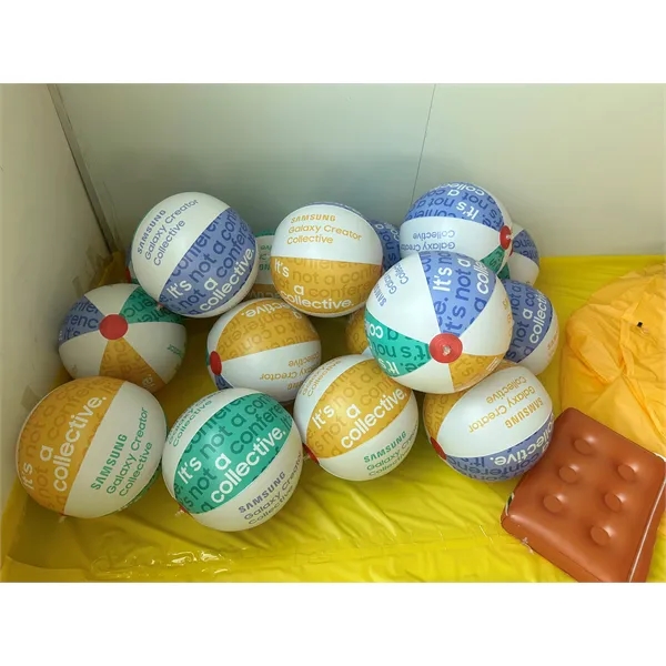 Beach ball - Beach ball - Image 0 of 1