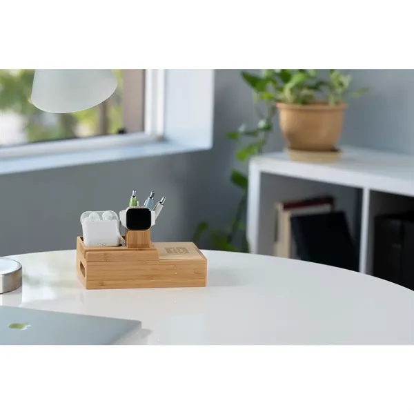 Bamboo Fast Wirelsss Charging Dock Station - Bamboo Fast Wirelsss Charging Dock Station - Image 4 of 13