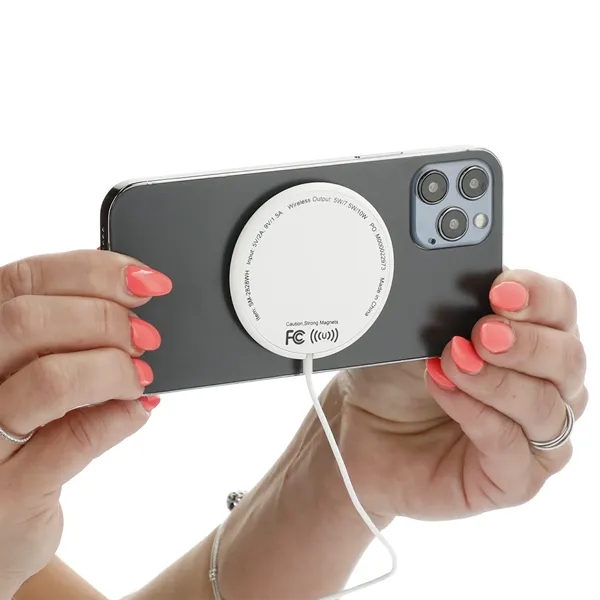 MagClick™ Fast Wireless Charging Pad - MagClick™ Fast Wireless Charging Pad - Image 16 of 17