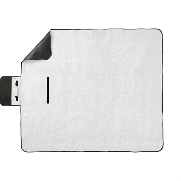 Field & Co. Recycled PET Oversized Picnic Blanket - Field & Co. Recycled PET Oversized Picnic Blanket - Image 7 of 14