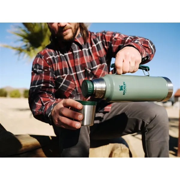 Stanley Legendary Classic Bottle 48oz - Stanley Legendary Classic Bottle 48oz - Image 9 of 18