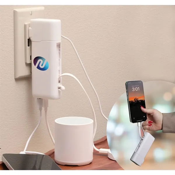 UL Listed 10,000 mAh 20W PD Power Bank with AC Plu - UL Listed 10,000 mAh 20W PD Power Bank with AC Plu - Image 3 of 8