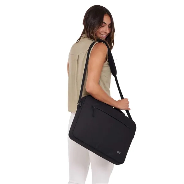 Case Logic Invigo Recycled 16' Messenger Bag - Case Logic Invigo Recycled 16' Messenger Bag - Image 3 of 16