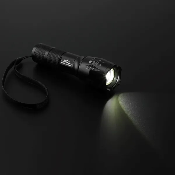High Performance 500 Lumen Flashlight - High Performance 500 Lumen Flashlight - Image 3 of 5