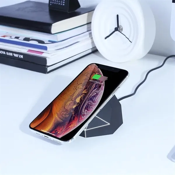 Xoopar® Geo Dock Charger - Xoopar® Geo Dock Charger - Image 24 of 25