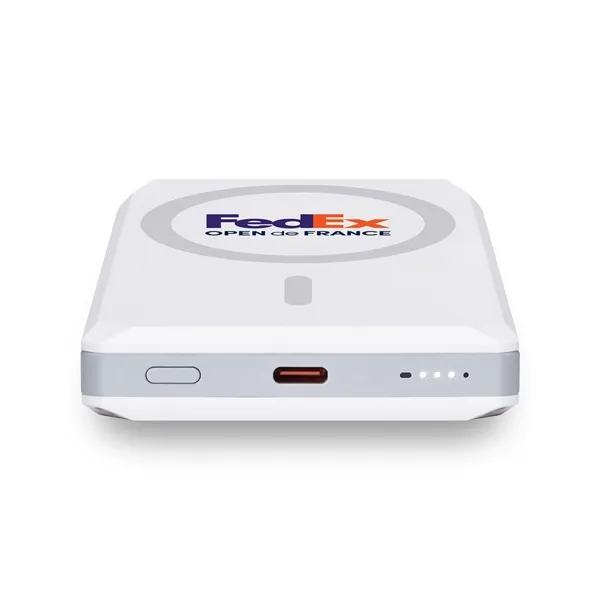 Volaris 5K mAh MagSafe Power Bank Card Holder aApple Tracker - Volaris 5K mAh MagSafe Power Bank Card Holder aApple Tracker - Image 6 of 10