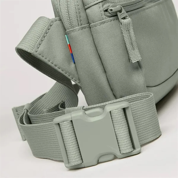 GOT BAG® Sling Bag-GOTS Ocean Plastic Small Crossbody Bag - GOT BAG® Sling Bag-GOTS Ocean Plastic Small Crossbody Bag - Image 4 of 8