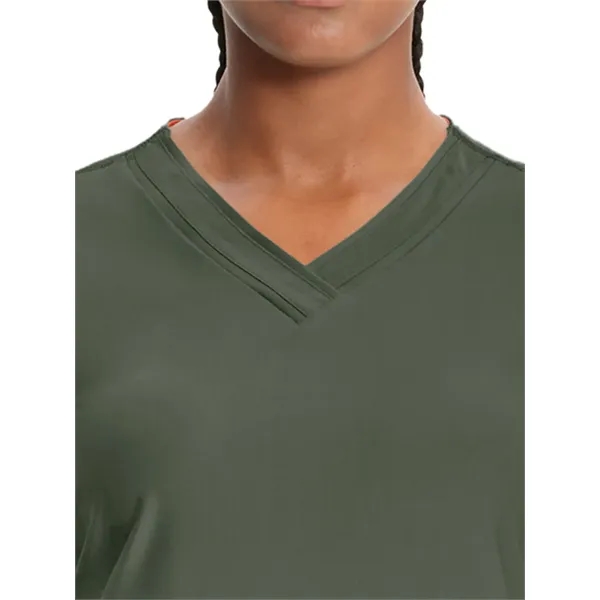Infinity GNR8 Kinetic - Women's 2-Pocket V-Neck Top - Infinity GNR8 Kinetic - Women's 2-Pocket V-Neck Top - Image 17 of 20
