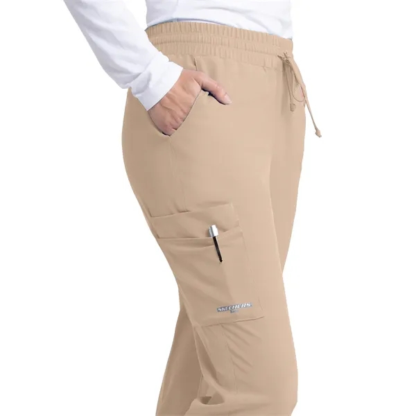 Skechers - Women's Four-Pocket Low-Rise Theory Jogger Scr... - Skechers - Women's Four-Pocket Low-Rise Theory Jogger Scr... - Image 41 of 53