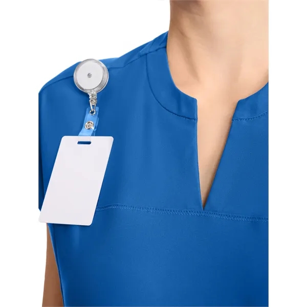 Infinity GNR8 Kinetic - Women's 2-Pocket Henley Top - Infinity GNR8 Kinetic - Women's 2-Pocket Henley Top - Image 16 of 17