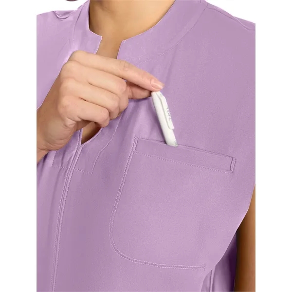 Infinity Kinetic - Women's 1-Pocket V-Neck Top - Infinity Kinetic - Women's 1-Pocket V-Neck Top - Image 5 of 11